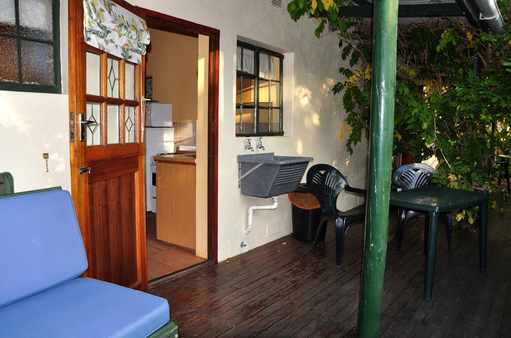 Kierie Kwaak Self Catering Villa Stellenbosch Exteriör bild